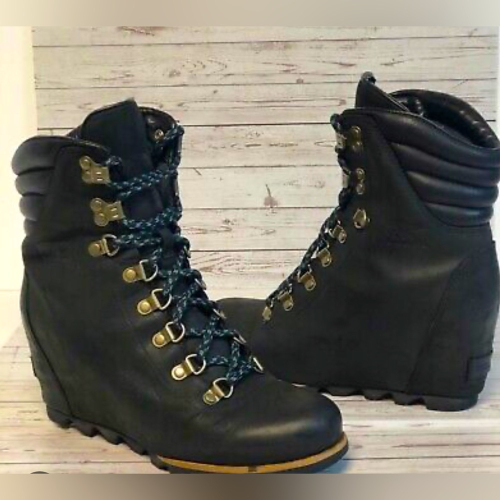 Sorel Conquest Wedge Boots Black Leather 7.5 Insulated LL5333-011 Women